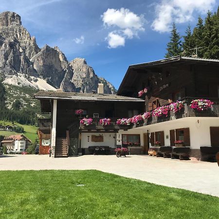 Garni La Vara Corvara In Badia Exterior foto