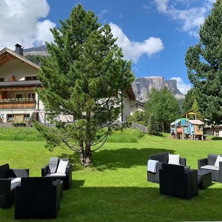 Garni La Vara Corvara In Badia Exterior foto