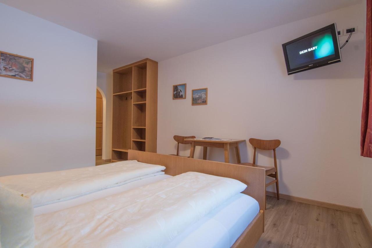 Garni La Vara Corvara In Badia Exterior foto