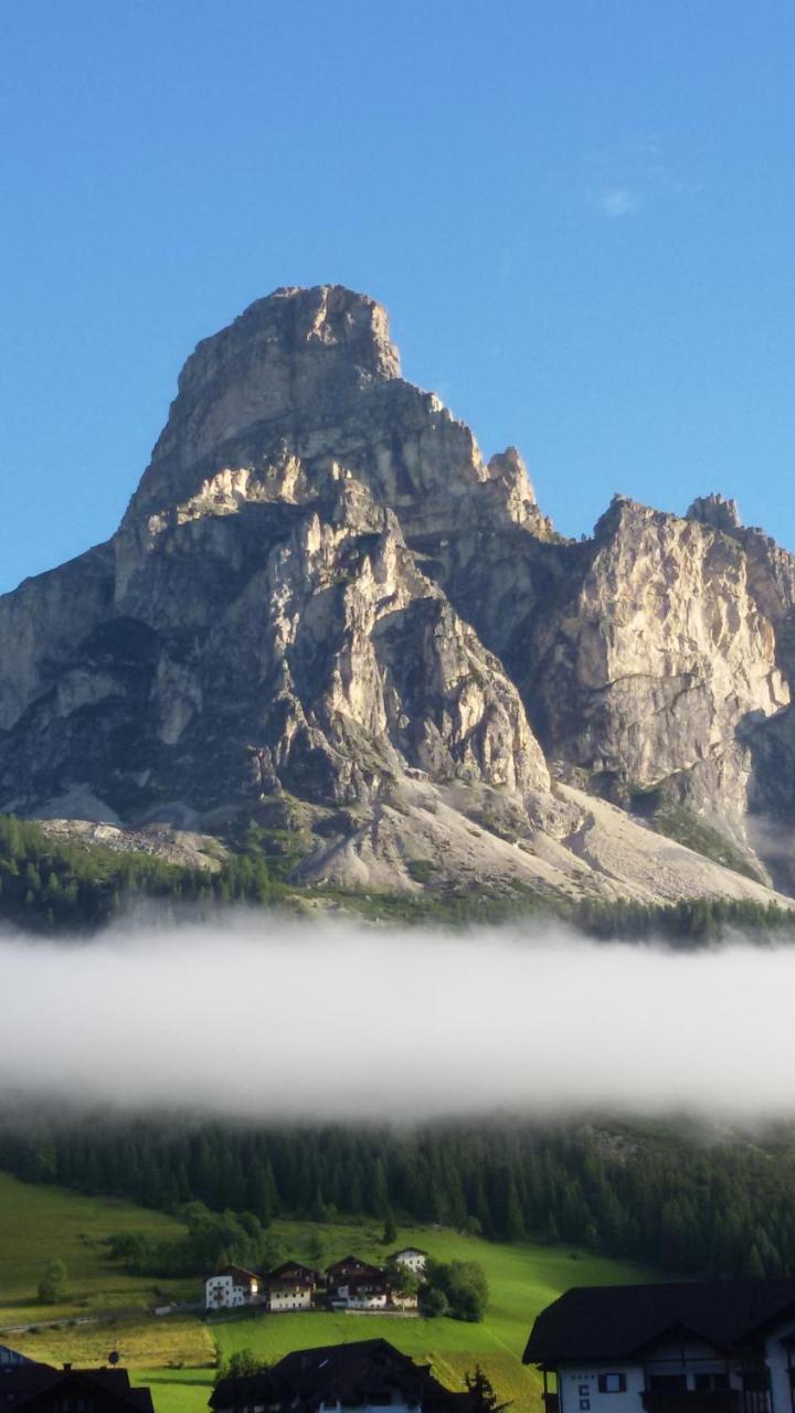 Garni La Vara Corvara In Badia Exterior foto