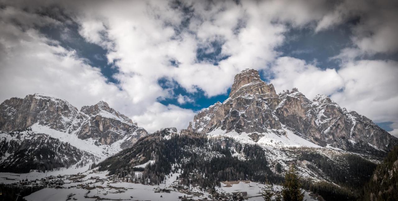 Garni La Vara Corvara In Badia Exterior foto