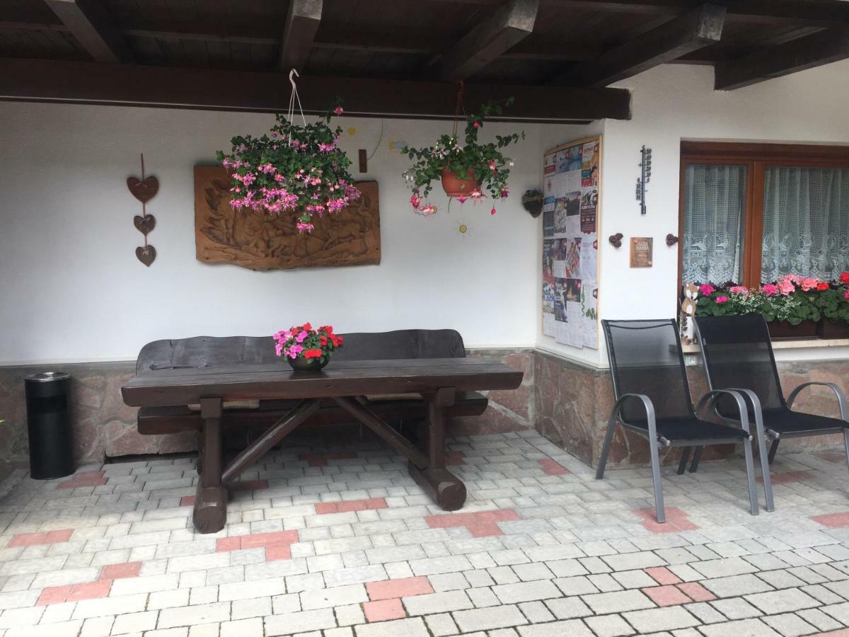 Garni La Vara Corvara In Badia Exterior foto